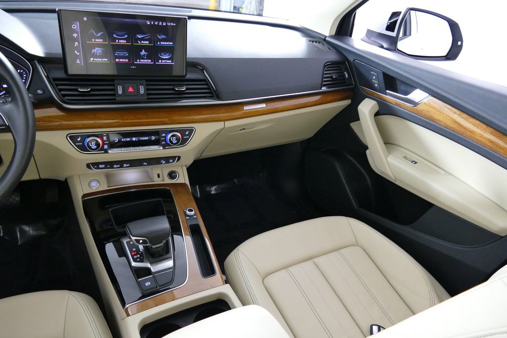 Certified 2023 Audi Q5 2.0T Premium w/ Convenience Package AWD/4WD image 8