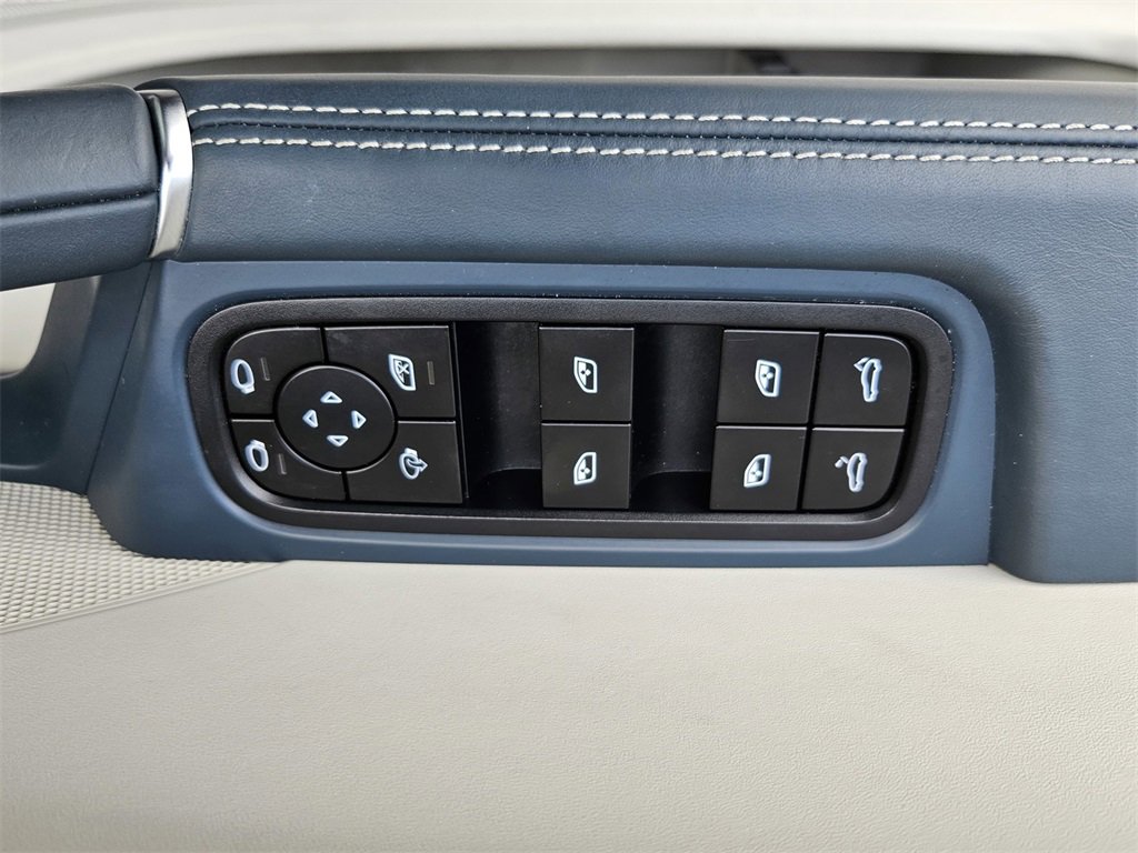 Used 2022 Porsche Cayenne image 11