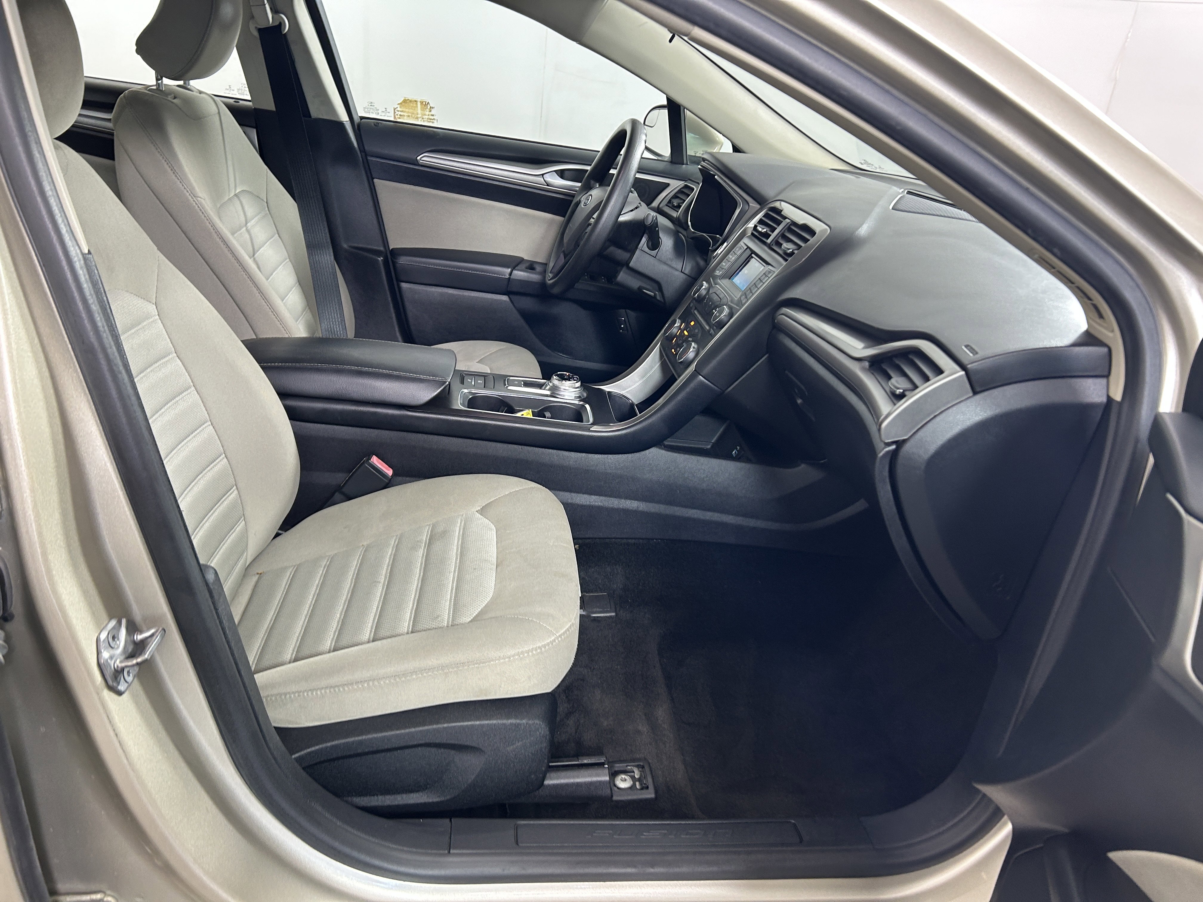 Used 2018 Ford Fusion S image 27