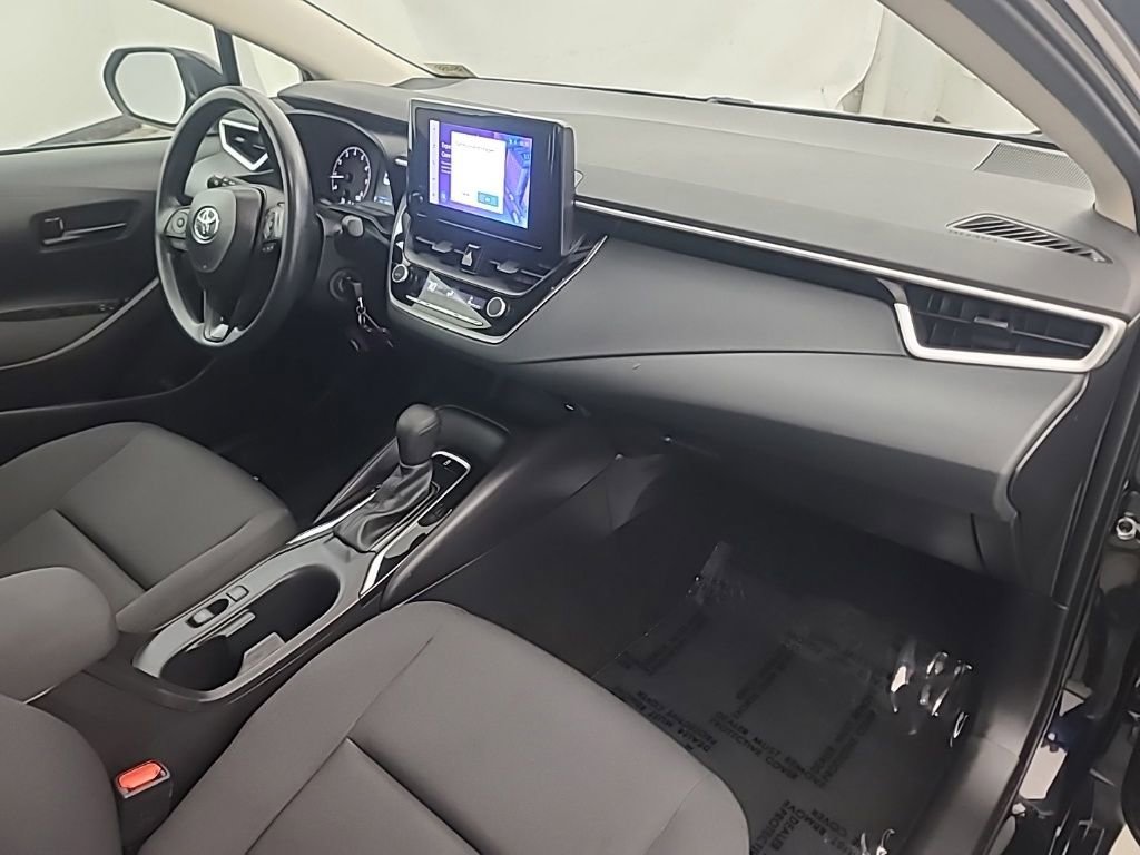 Used 2025 Toyota Corolla LE image 15
