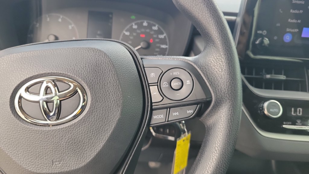 Used 2025 Toyota Corolla LE FWD image 19