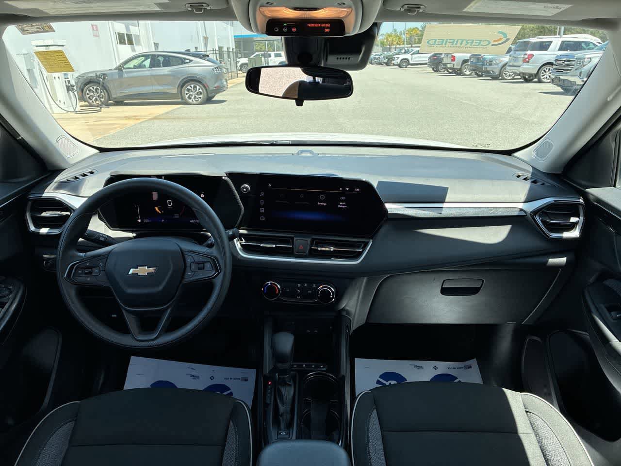 Used 2024 Chevrolet TrailBlazer LS w/ LS Convenience Package FWD image 19