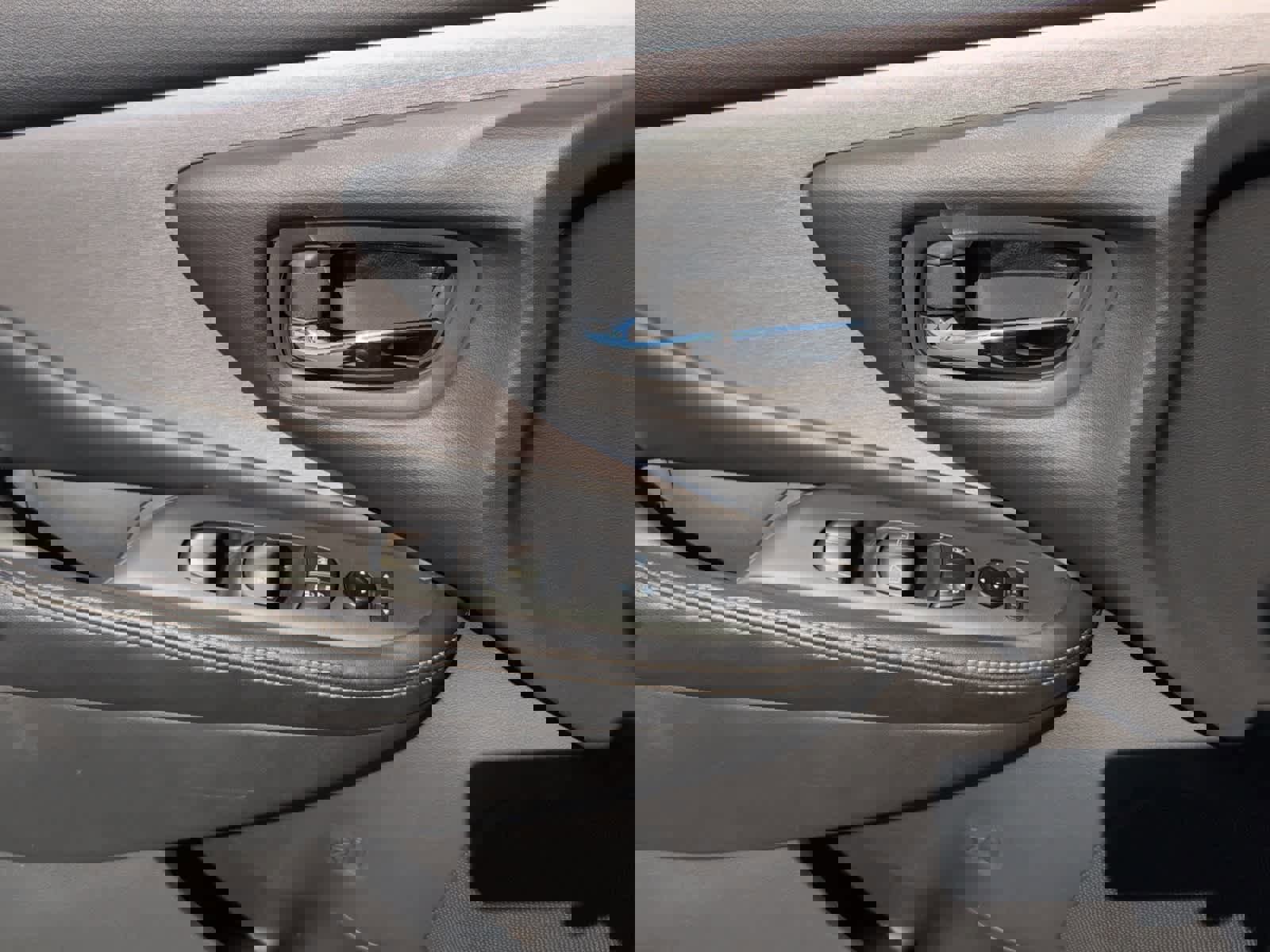 Used 2024 Nissan Murano SV image 16