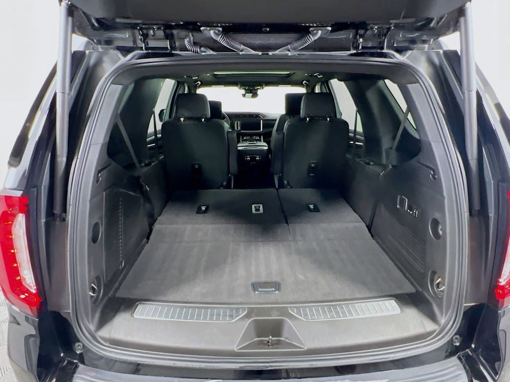 Certified 2023 GMC Yukon Denali w/ Advanced Technology Package image 28