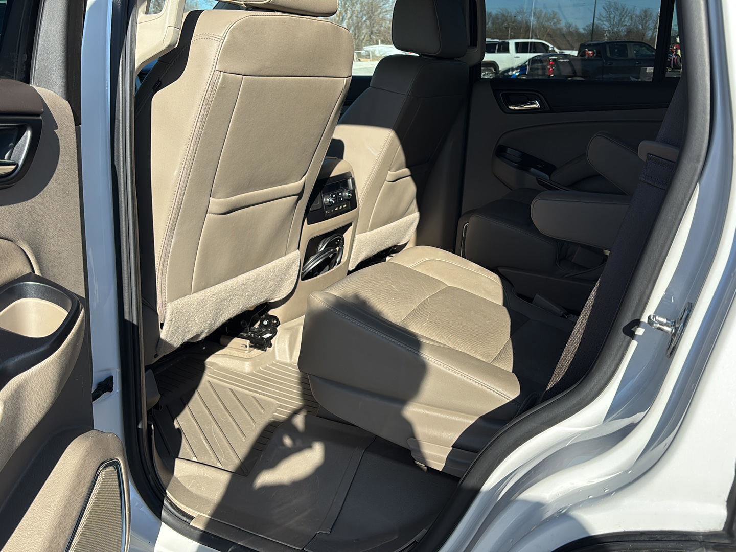 Used 2020 GMC Yukon SLT w/ Premium Edition image 18