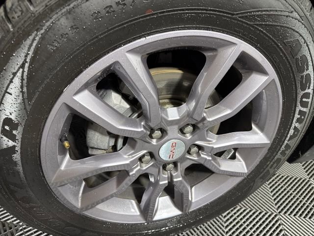 Used 2023 GMC Terrain SLT image 14