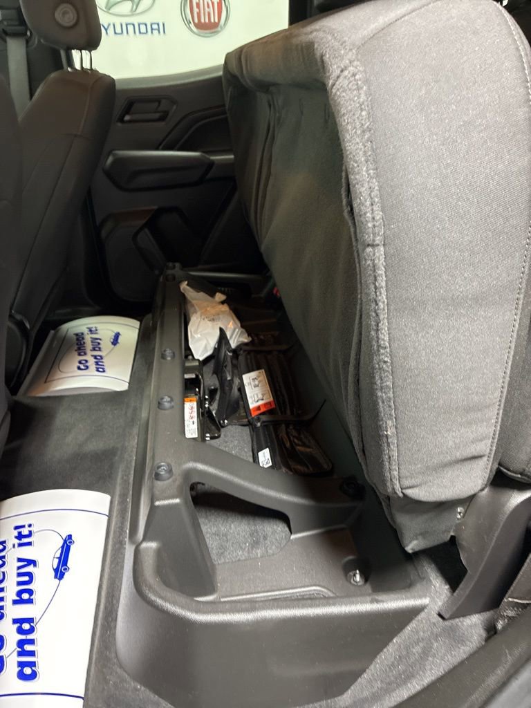 Used 2024 Chevrolet Colorado W/T image 21