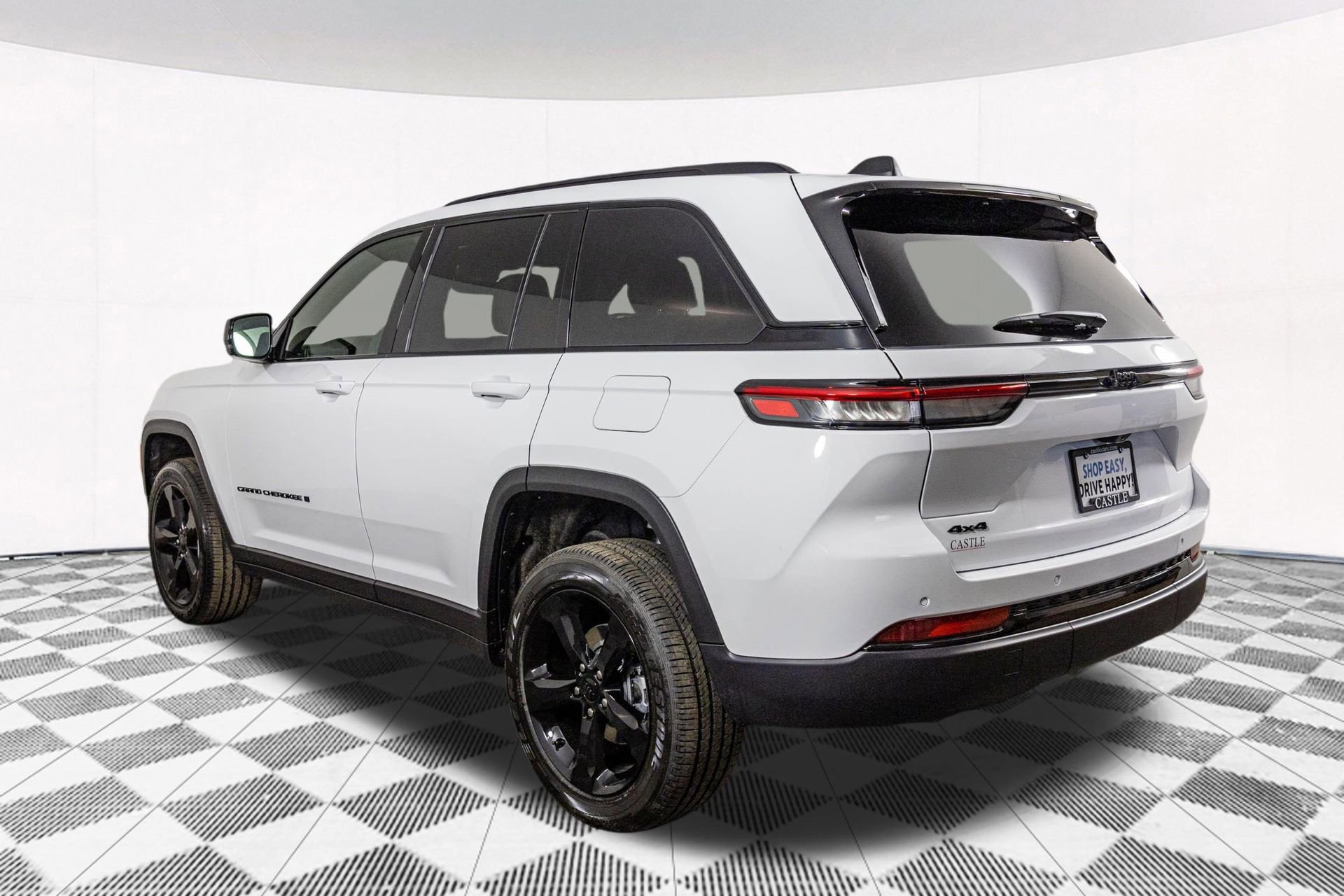 New 2025 Jeep Grand Cherokee Laredo image 11