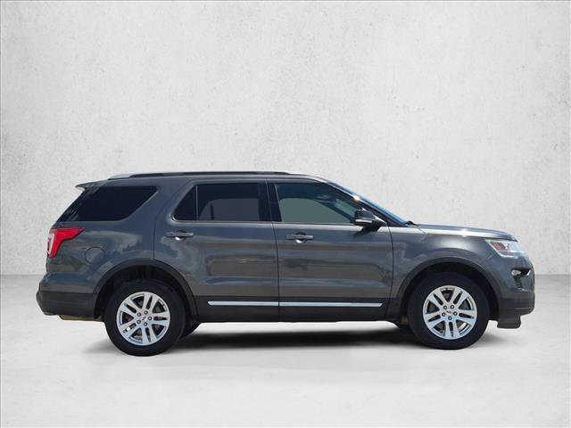 Used 2018 Ford Explorer XLT w/ Equipment Group 202A AWD/4WD image 4