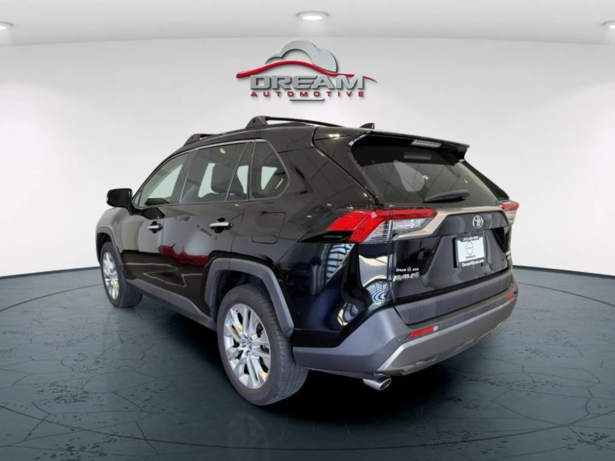 Used 2019 Toyota RAV4 Limited w/ Cold Weather Package AWD/4WD image 6