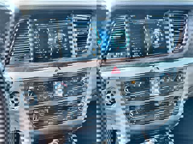 Used 2015 Hyundai Genesis 3.8 w/ Option Group 04 image 18