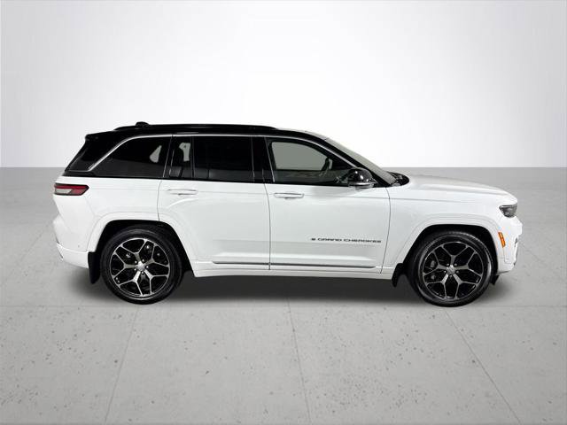 Certified 2025 Jeep Grand Cherokee Summit AWD/4WD image 6