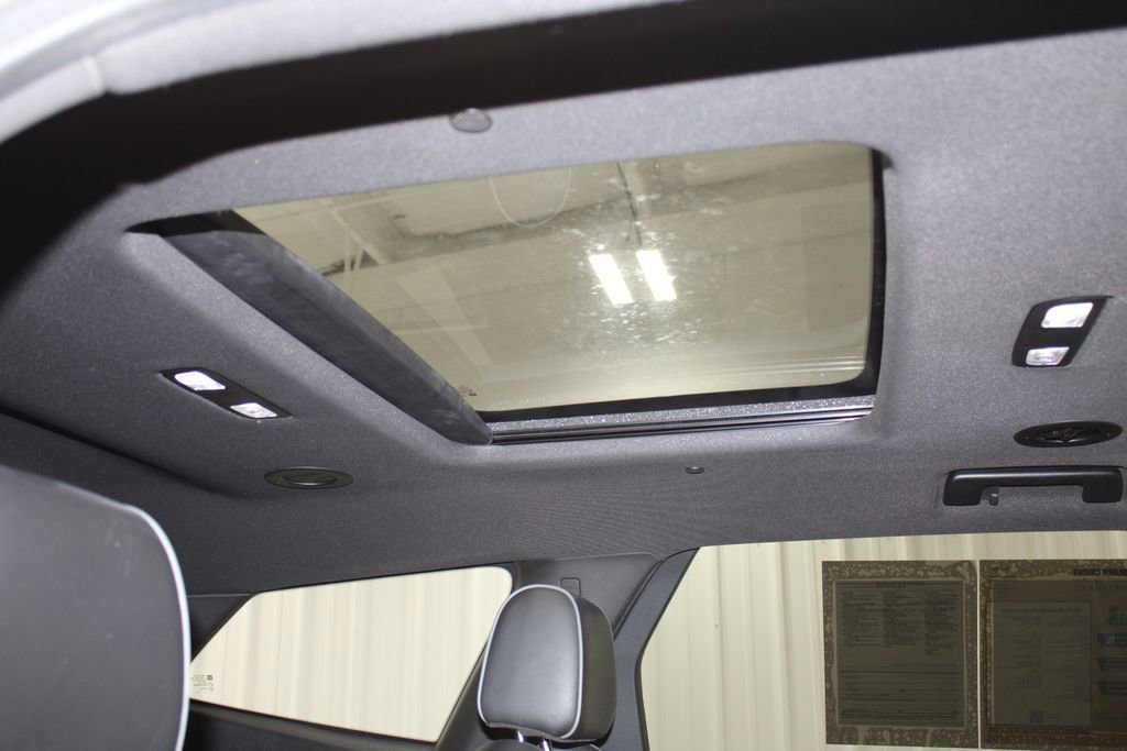 Used 2022 Buick Enclave Avenir w/ Avenir Technology Package image 27