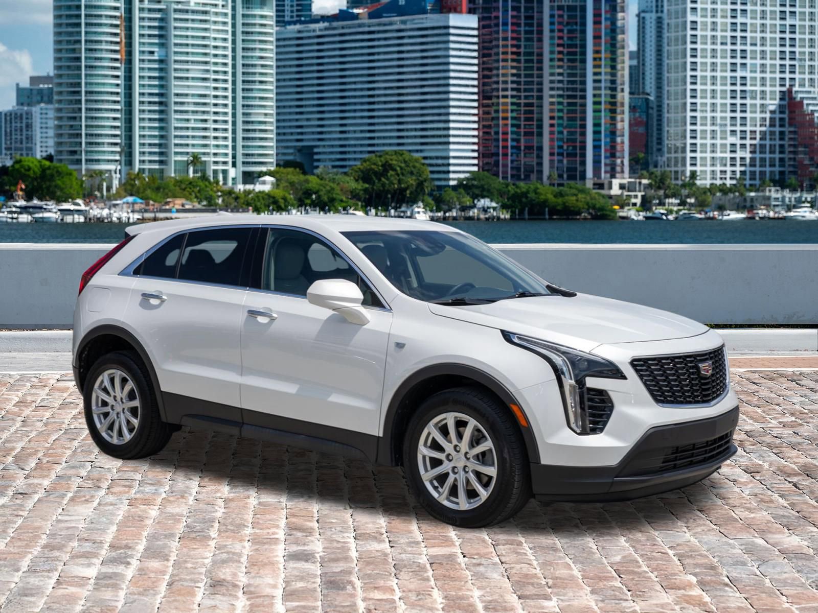 Used 2023 Cadillac XT4 Luxury w/ Driver Awareness Package FWD image 3