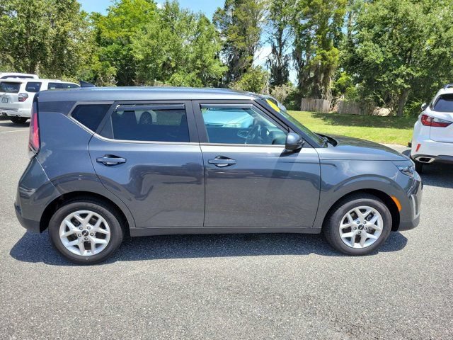 Used 2024 Kia Soul LX w/ Option Group 015 FWD image 9