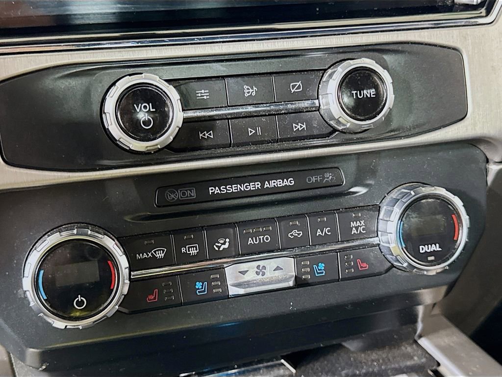 Used 2022 Ford F350 Platinum AWD/4WD image 21