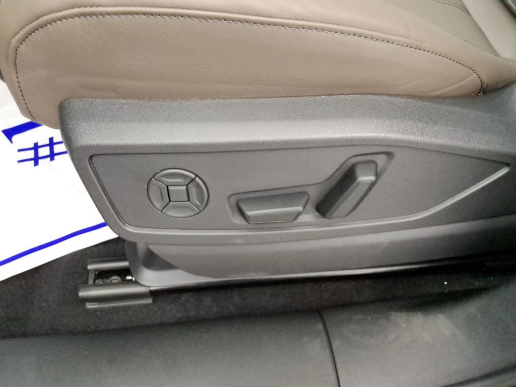Used 2025 Audi Q5 Premium Plus w/ Premium Plus image 19