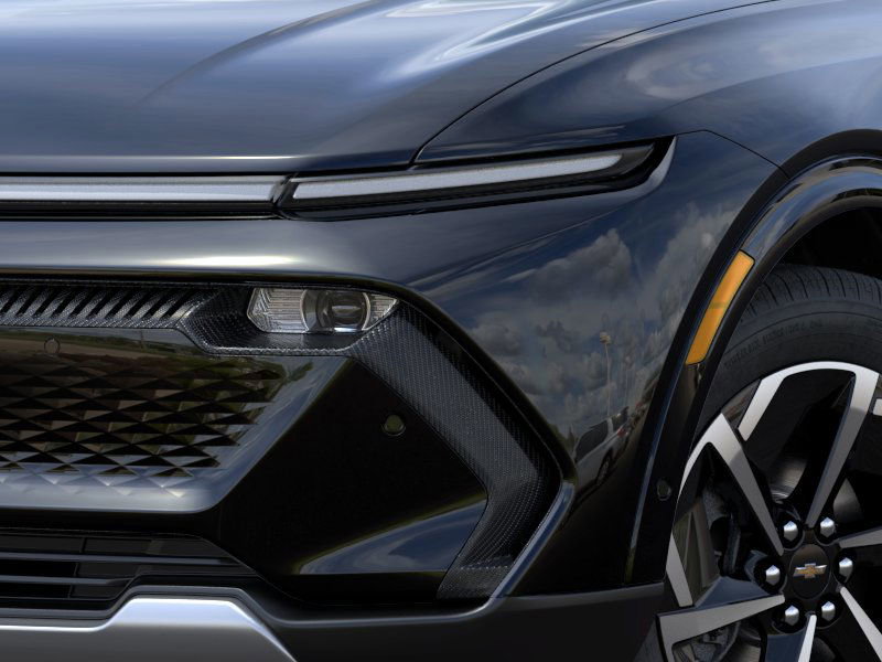 New 2025 Chevrolet Equinox EV LT image 10