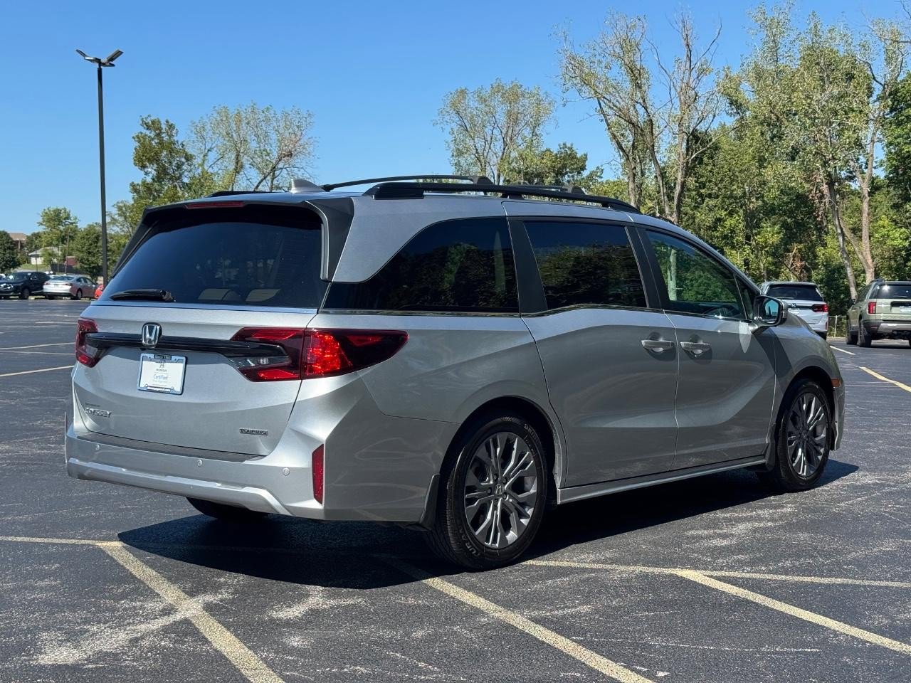 Certified 2025 Honda Odyssey Touring image 3