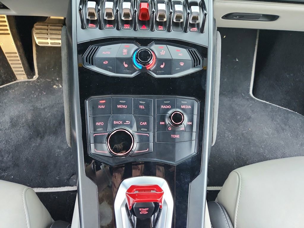 Used 2015 Lamborghini Huracan LP 610-4 image 28