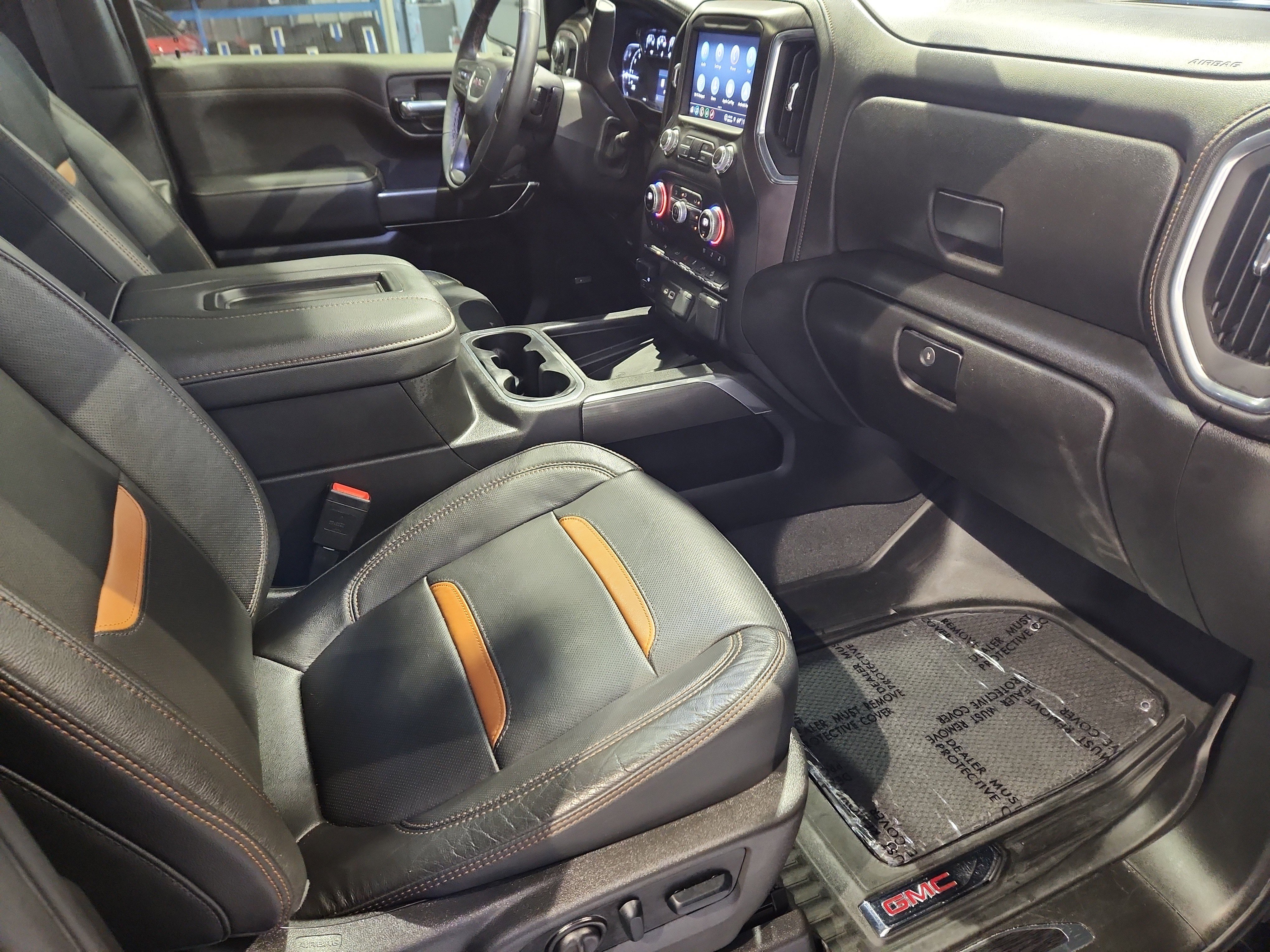 Certified 2022 GMC Sierra 1500 AT4 w/ AT4 Premium Package image 15