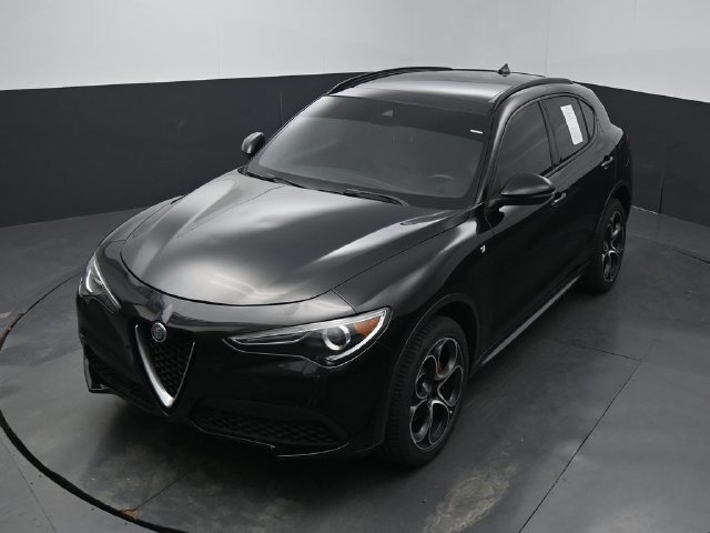 Used 2022 Alfa Romeo Stelvio Ti w/ Active Assist Plus Package AWD/4WD image 44