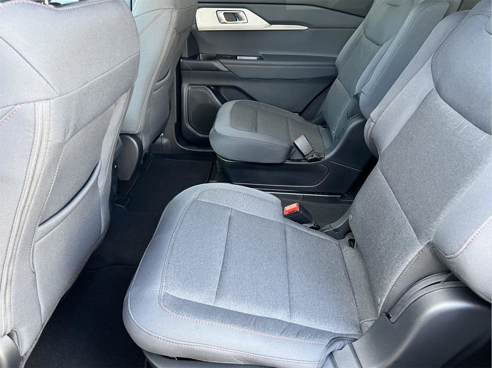 New 2026 Ford Explorer Active AWD/4WD image 10