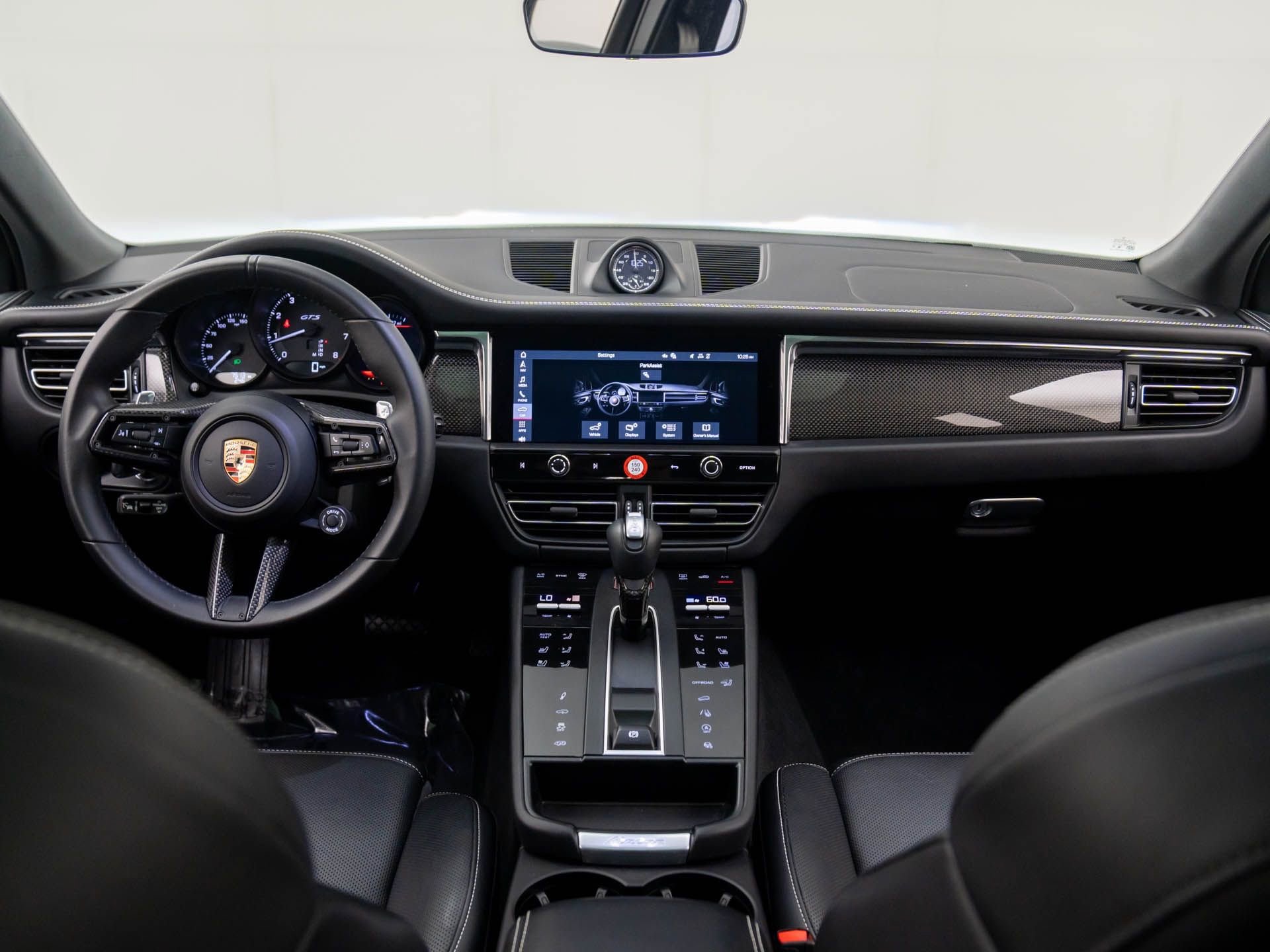 Certified 2025 Porsche Macan GTS image 11