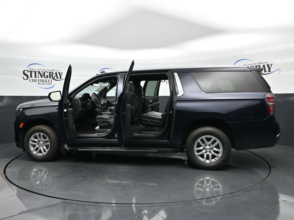 Used 2024 Chevrolet Suburban LT image 28