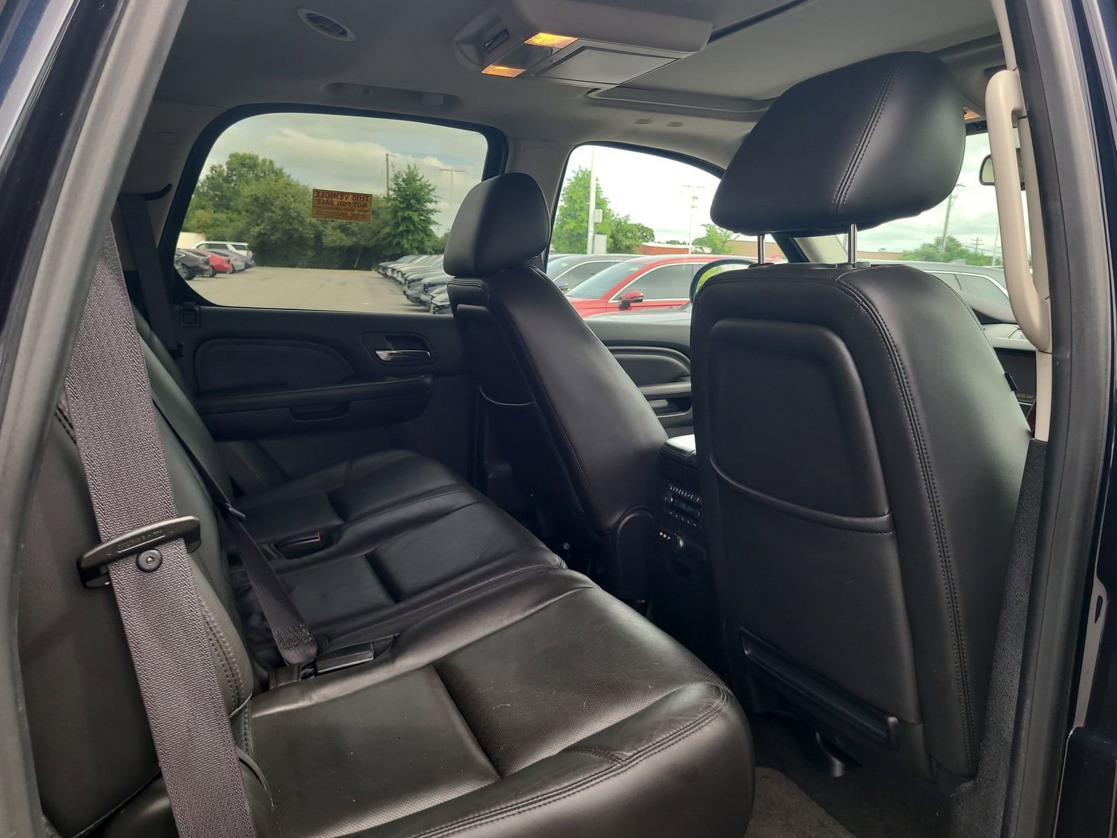 Used 2013 Cadillac Escalade Premium RWD image 27