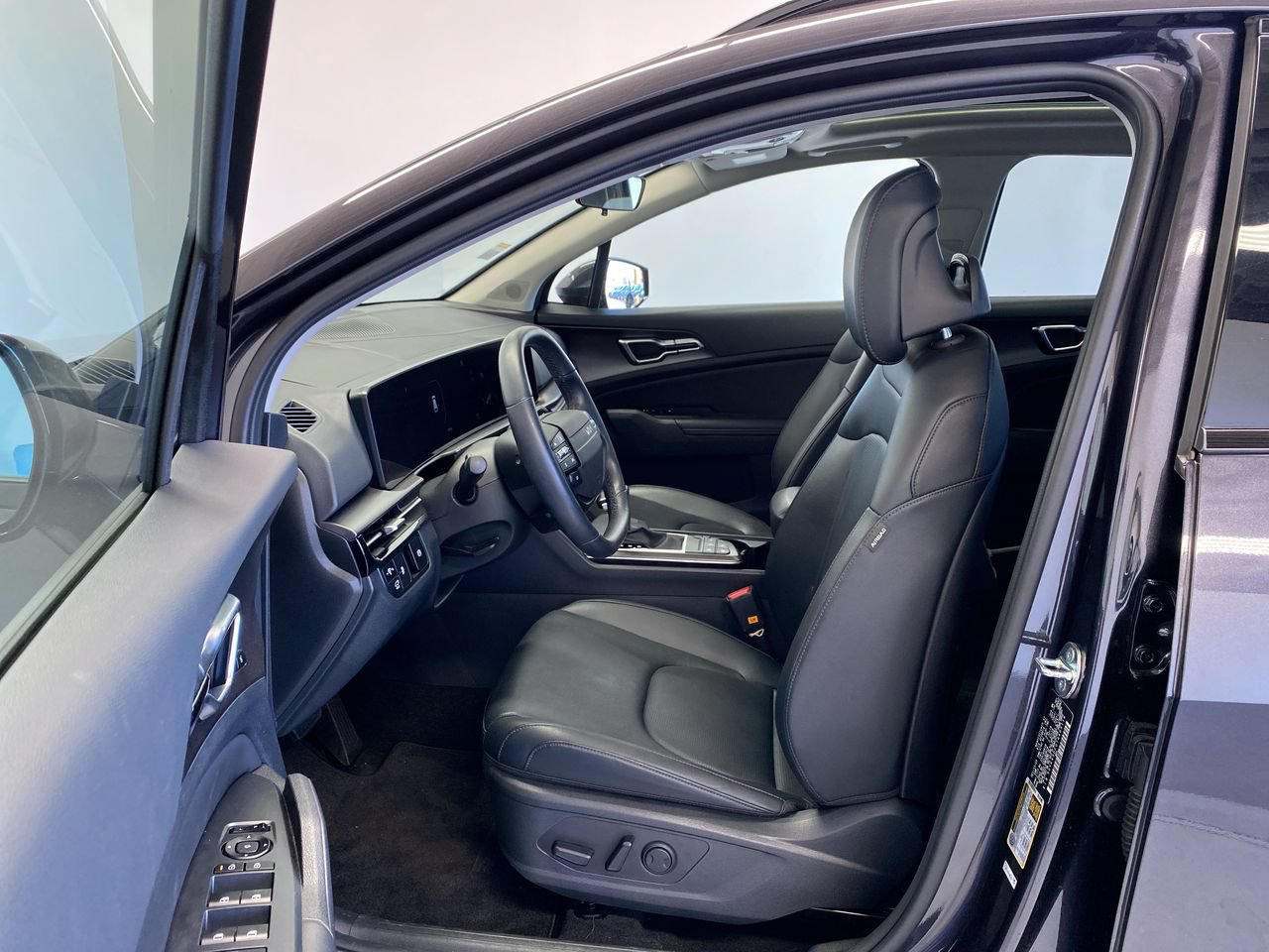 Used 2026 Kia Sportage SX FWD image 16