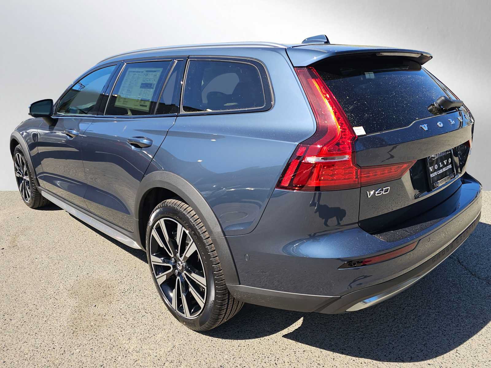 New 2026 Volvo V60 B5 Cross Country Ultra w/ Climate Package AWD/4WD image 5