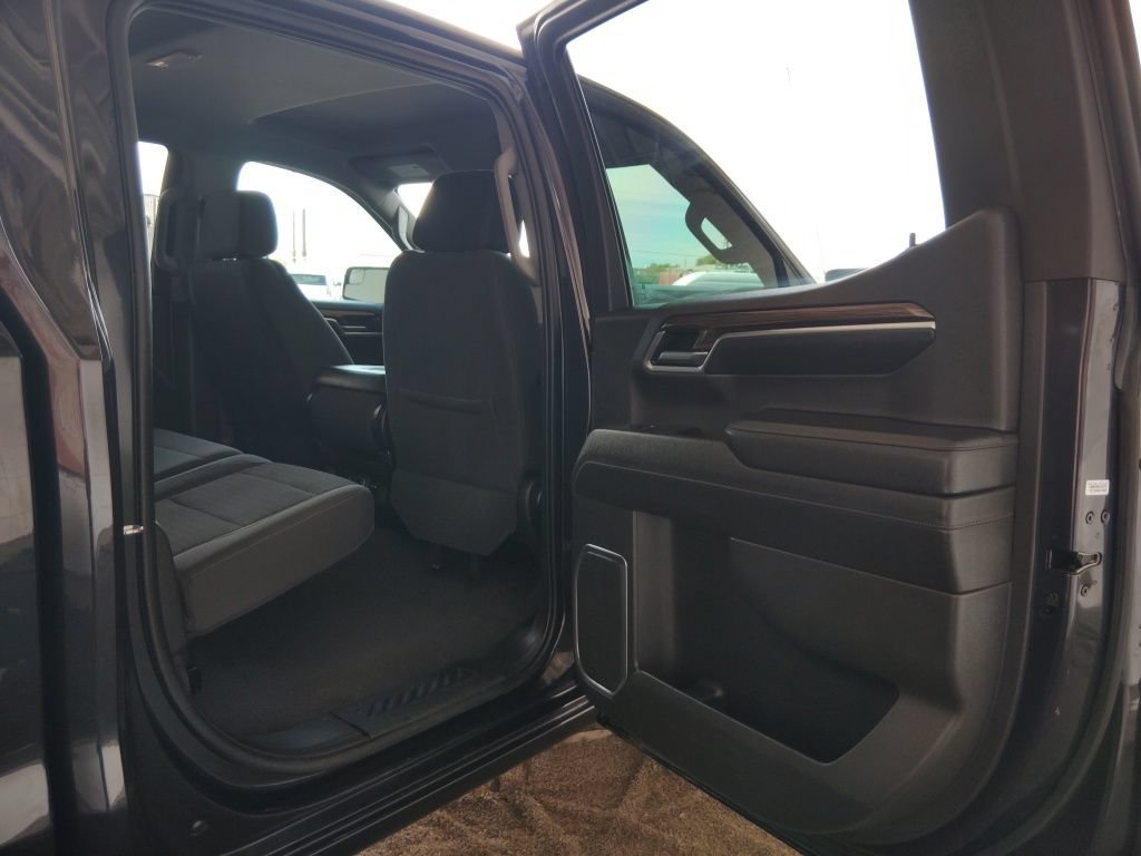 Used 2022 Chevrolet Silverado 1500 RST AWD/4WD image 14