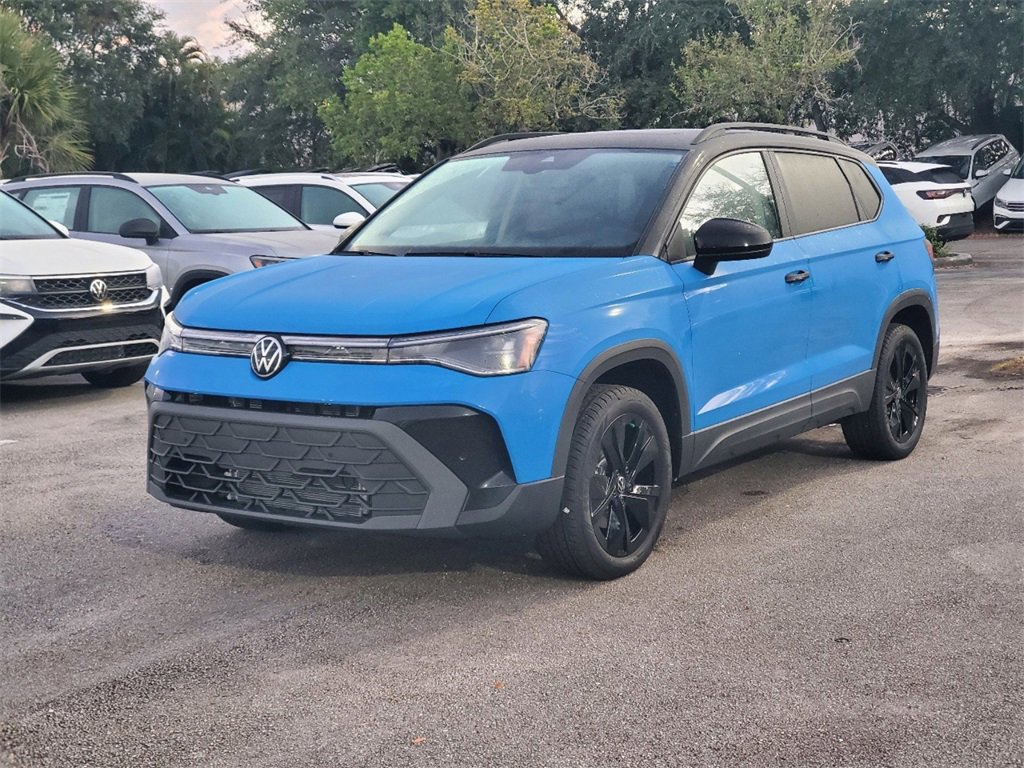 New 2025 Volkswagen Taos SE image 3