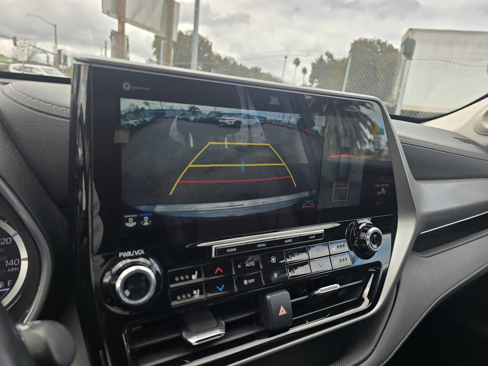 Used 2022 Toyota Highlander Platinum image 31