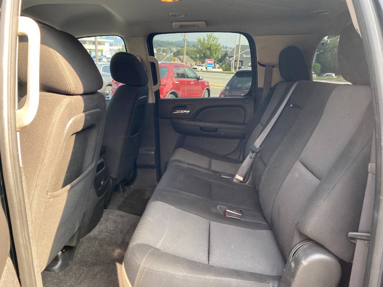 Used 2011 Chevrolet Suburban 2500 LS w/ Skid Plate Package AWD/4WD image 19