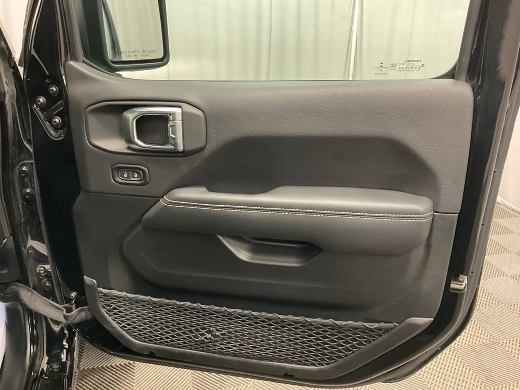 Used 2023 Jeep Wrangler Sahara image 27