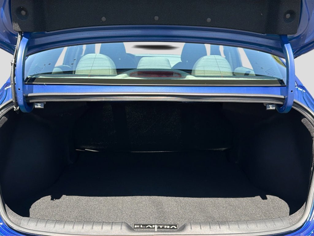 Certified 2025 Hyundai Elantra Sport FWD image 27