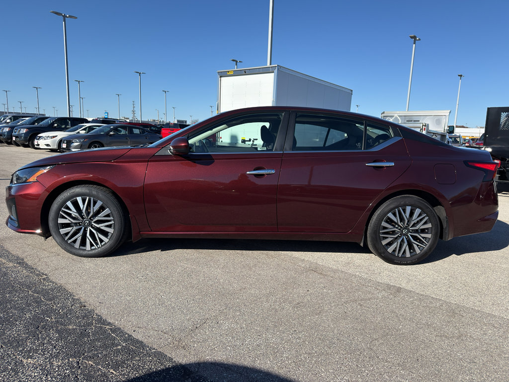 Certified 2024 Nissan Altima 2.5 SV w/ SV Premium Package image 6