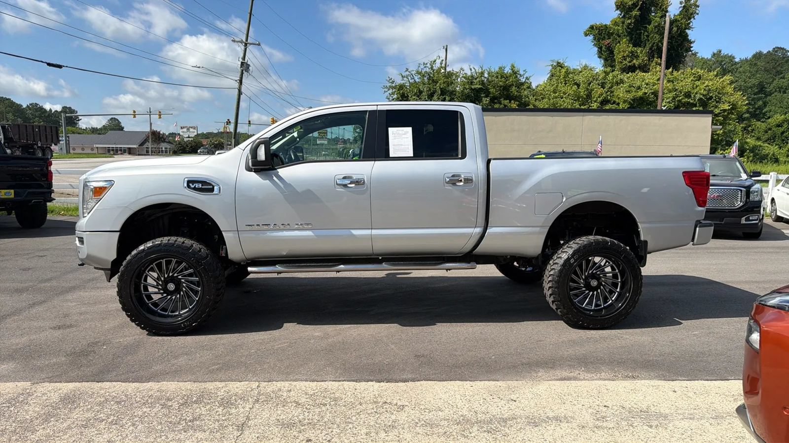 Used 2020 Nissan Titan SV w/ SV Convenience Package AWD/4WD image 2