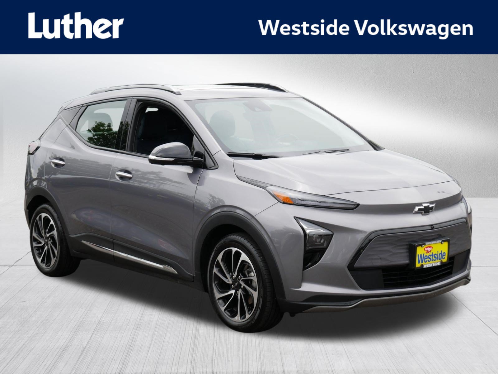 Used 2023 Chevrolet Bolt EUV Premier w/ Sun & Sound Package FWD image 1