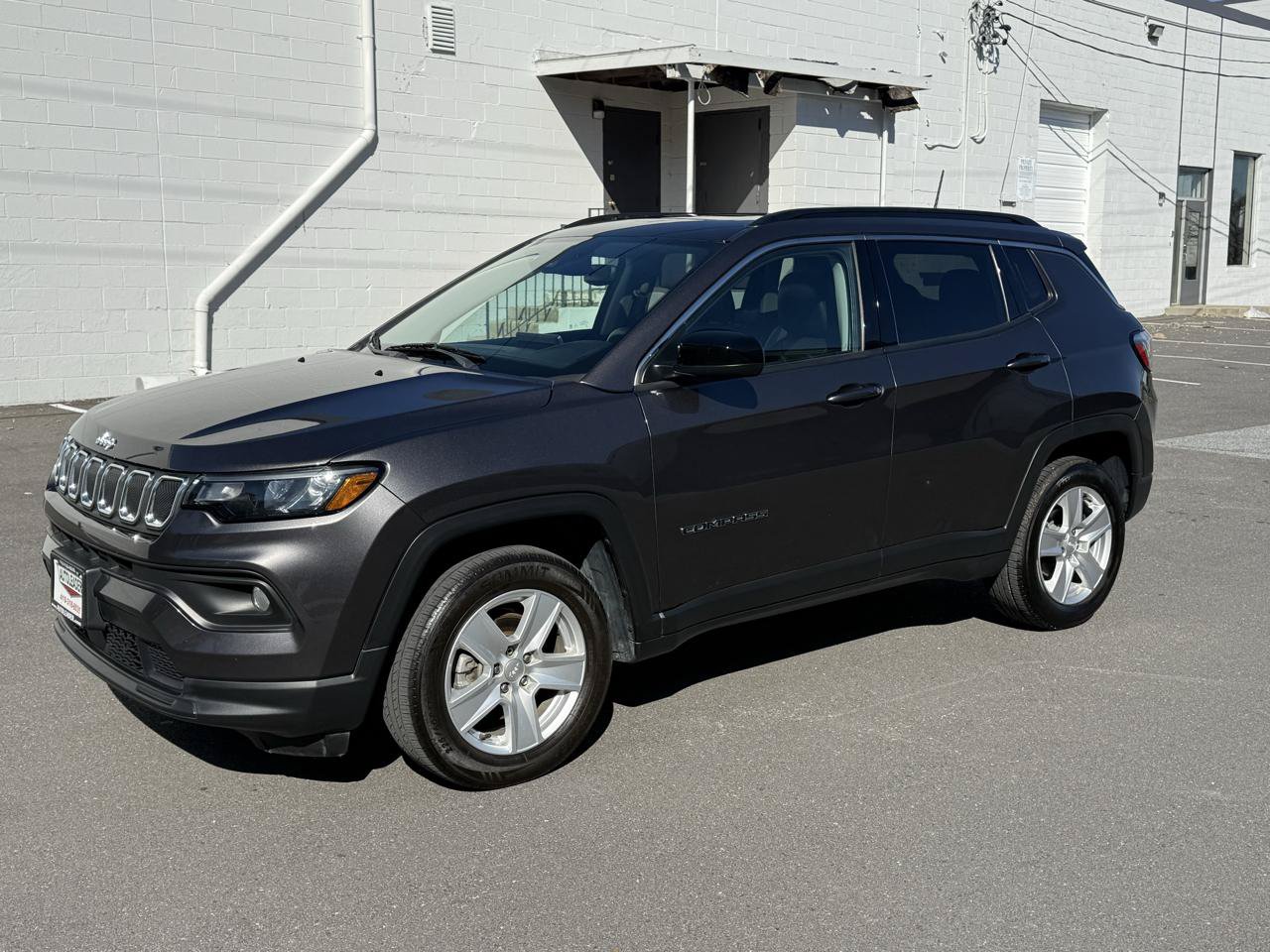 Used 2022 Jeep Compass Latitude w/ Sun and Sound Group AWD/4WD image 33