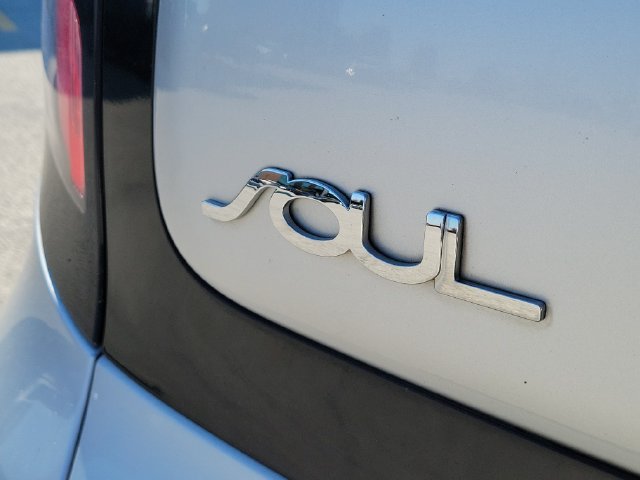 Used 2015 Kia Soul FWD image 5