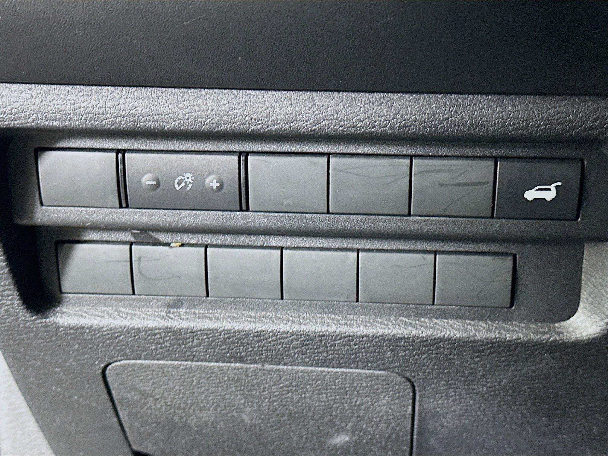 Used 2025 Mitsubishi Outlander SE image 17