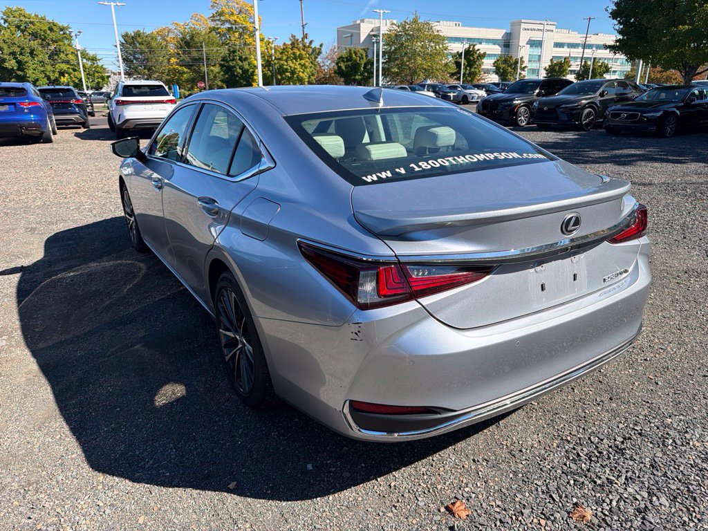 Used 2025 Lexus ES 300h w/ Premium Package FWD image 6