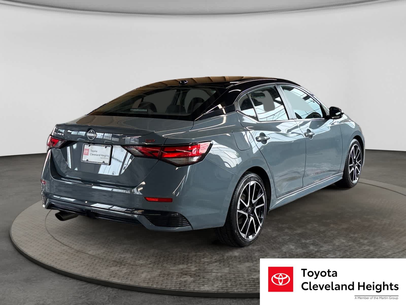 Used 2025 Nissan Sentra SR FWD image 5