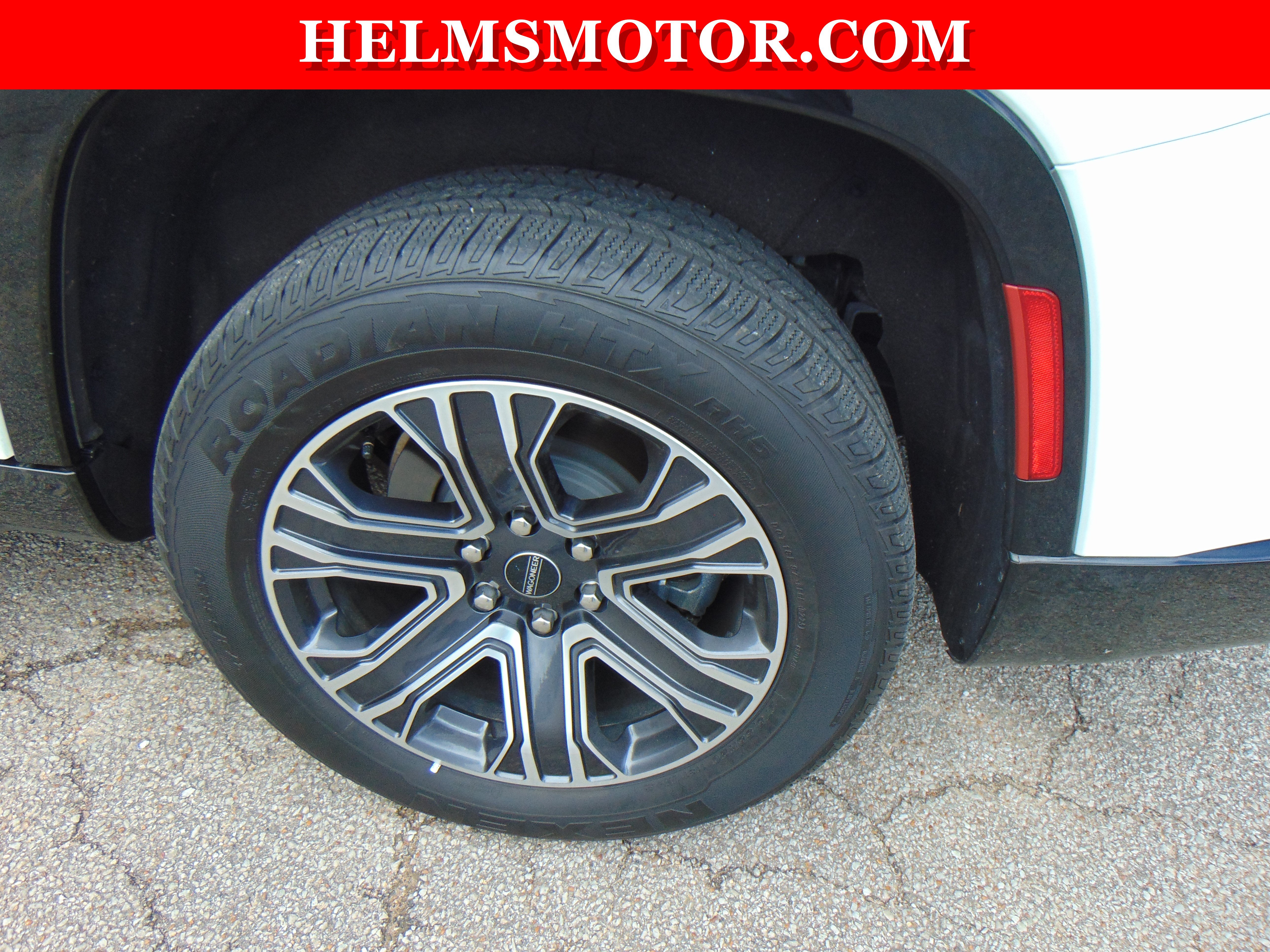 Certified 2025 Jeep Wagoneer 4WD image 17