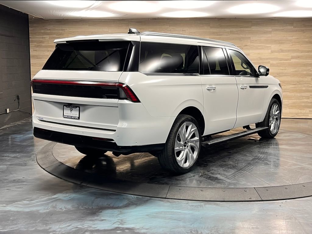 Used 2025 Lincoln Navigator L Reserve image 25