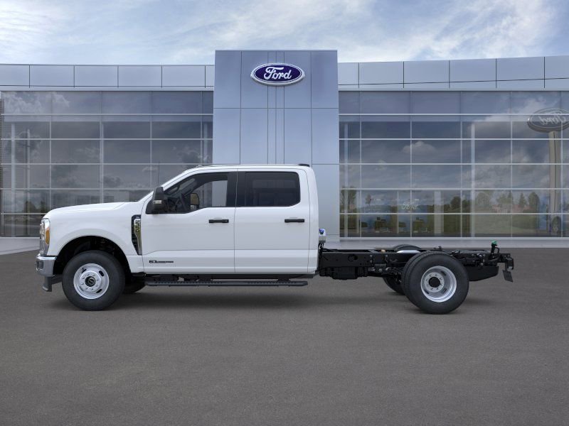 New 2026 Ford F350 XL w/ XL Chrome Package image 3