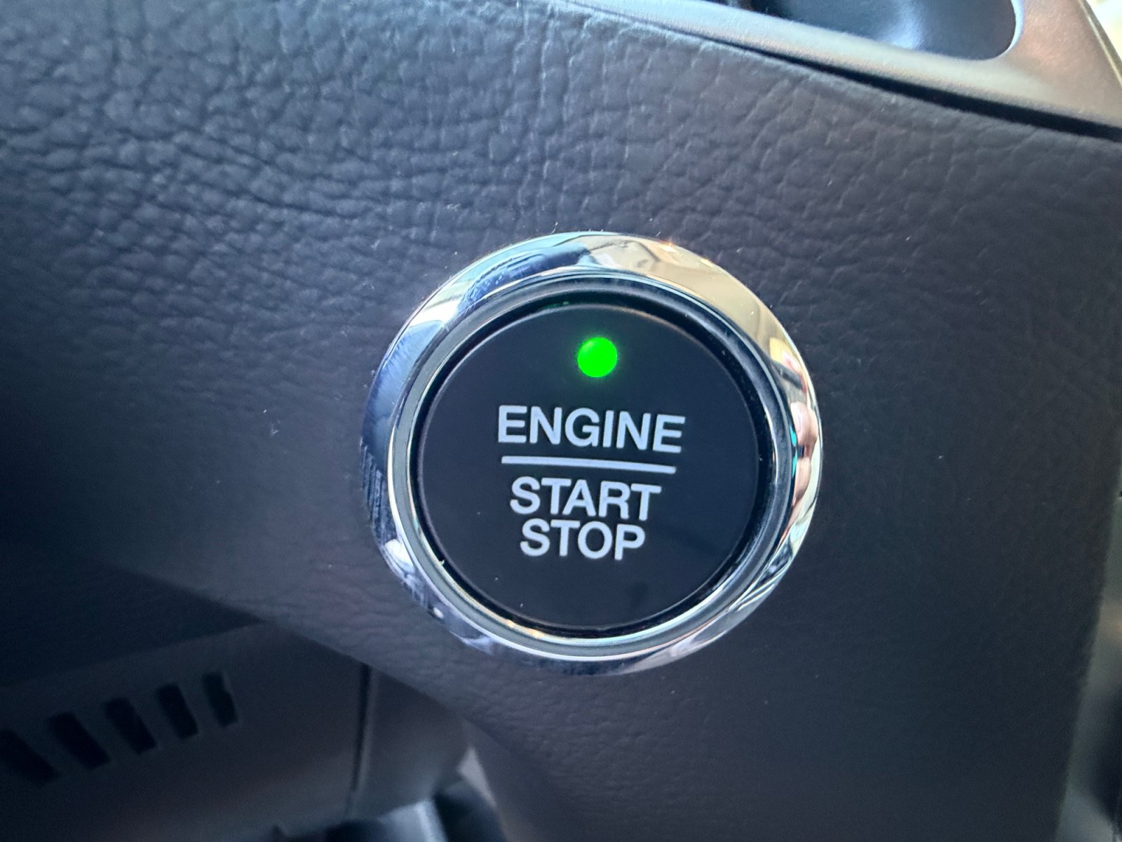 Used 2020 Ford Edge SEL w/ Convenience Package AWD/4WD image 30